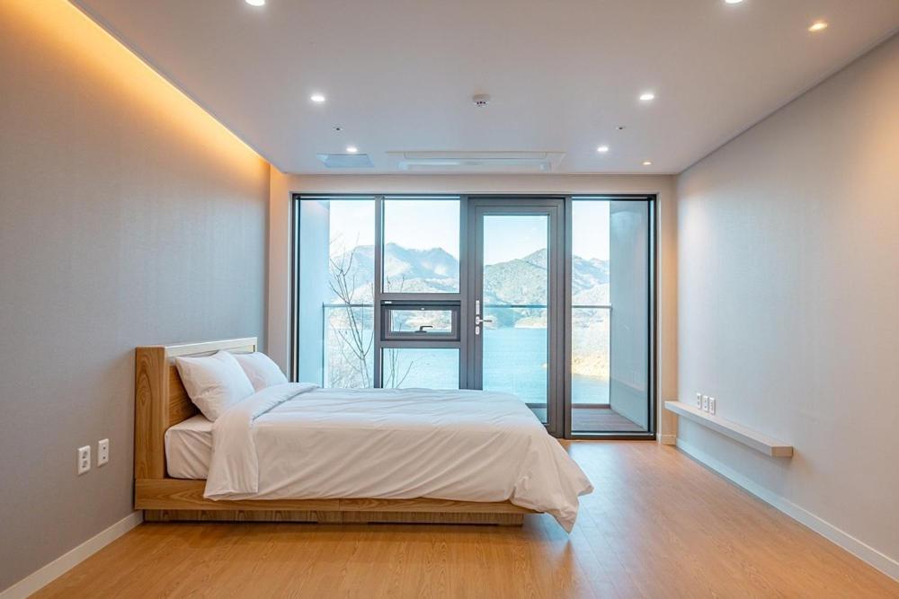 Jecheon The Shine Cheongpung Hotell Rom bilde